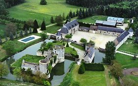 Le Vieux Chateau De Hommes